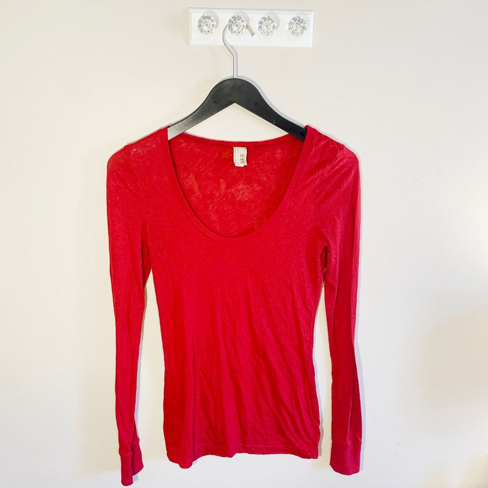 BKE red long sleeve lightweight tee
